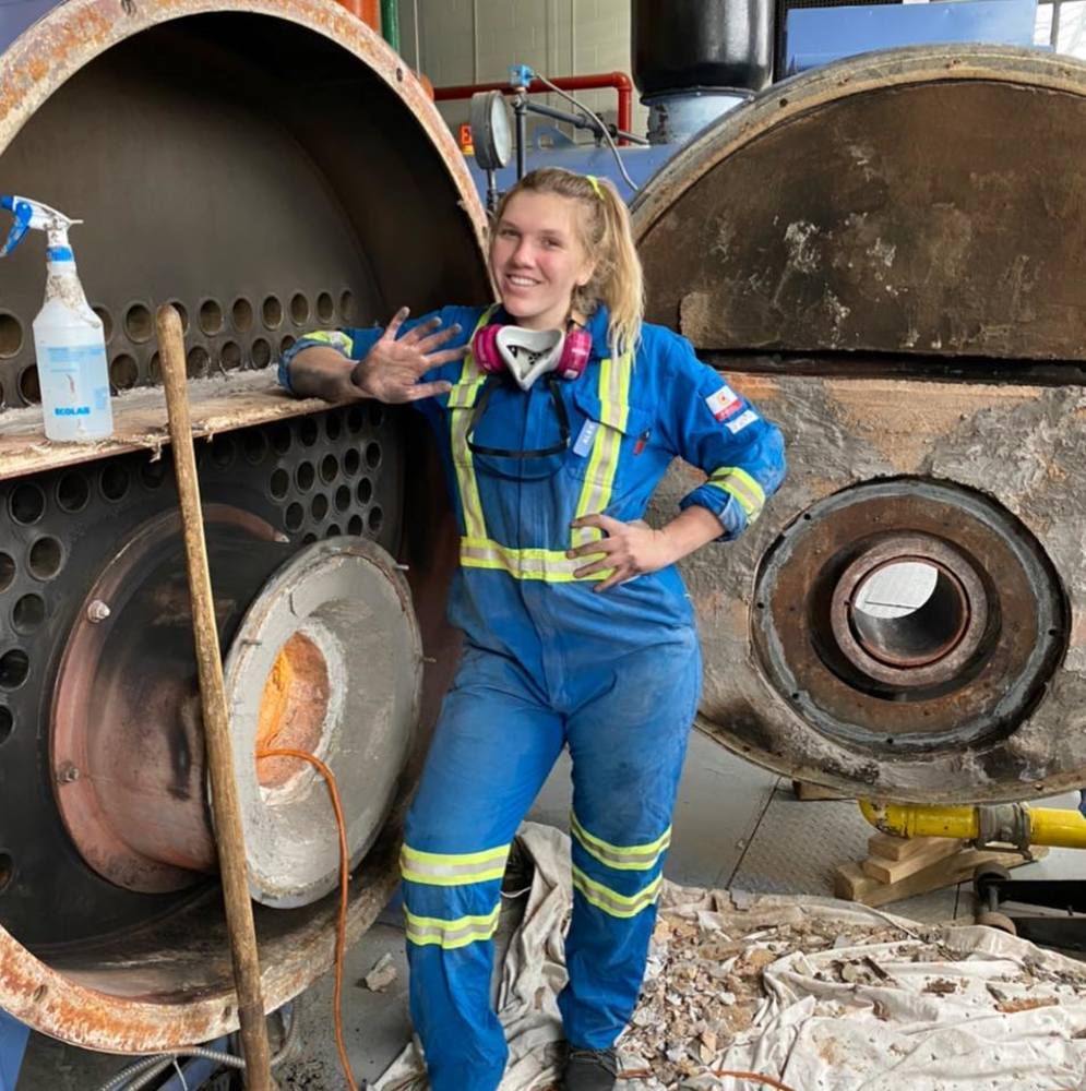 Meet your Posher, Alexandra